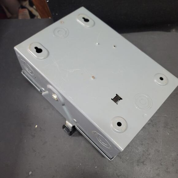 Square D D222N Safety Switch 60 AMP 240 V.A.C Phase 3 Fuse box UNUSED - Picture 6 of 13